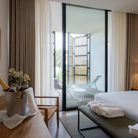 Lusitano Garden Hotel