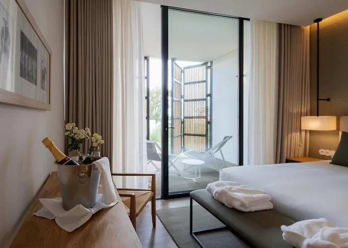 Lusitano Garden Hotel